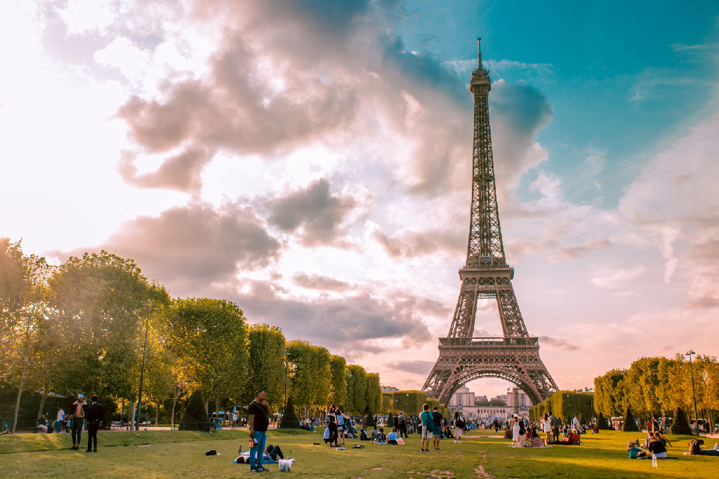 Circuit Franta cu autocarul 2026-2027, 9 zile. Paris, Reims si Strasbourg
