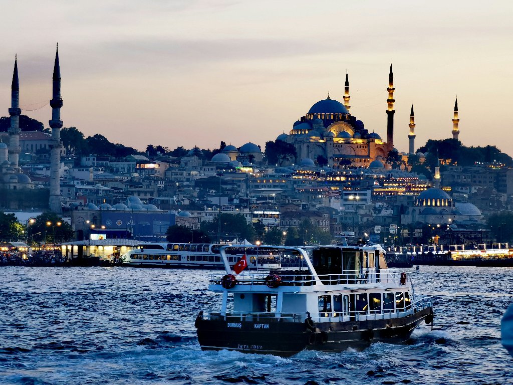 1 Decembrie 2026-2027 la Istanbul cu autocarul, 5 zile. Hotel 3 stele
